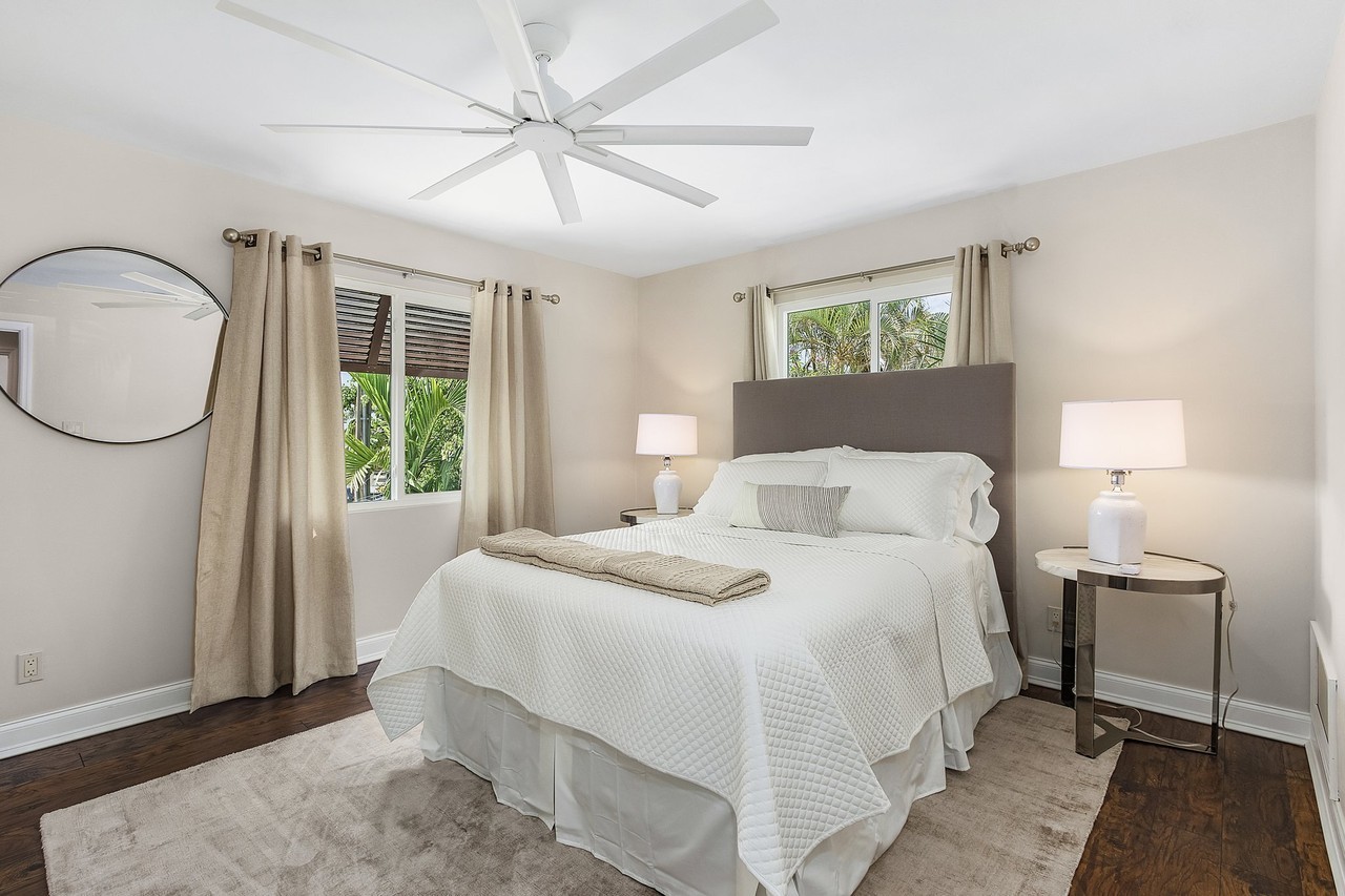 2631 Shoreview Dr - Photo 2 of 36