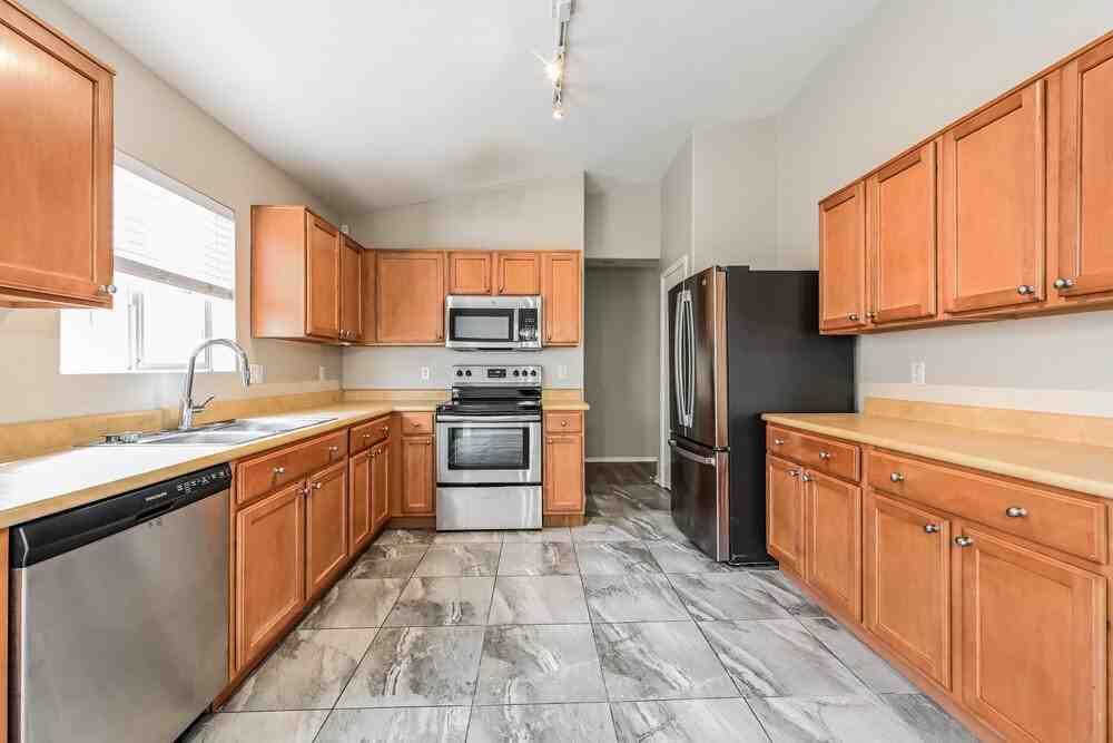 11338 W Crestbrook Dr - Photo 6 of 16