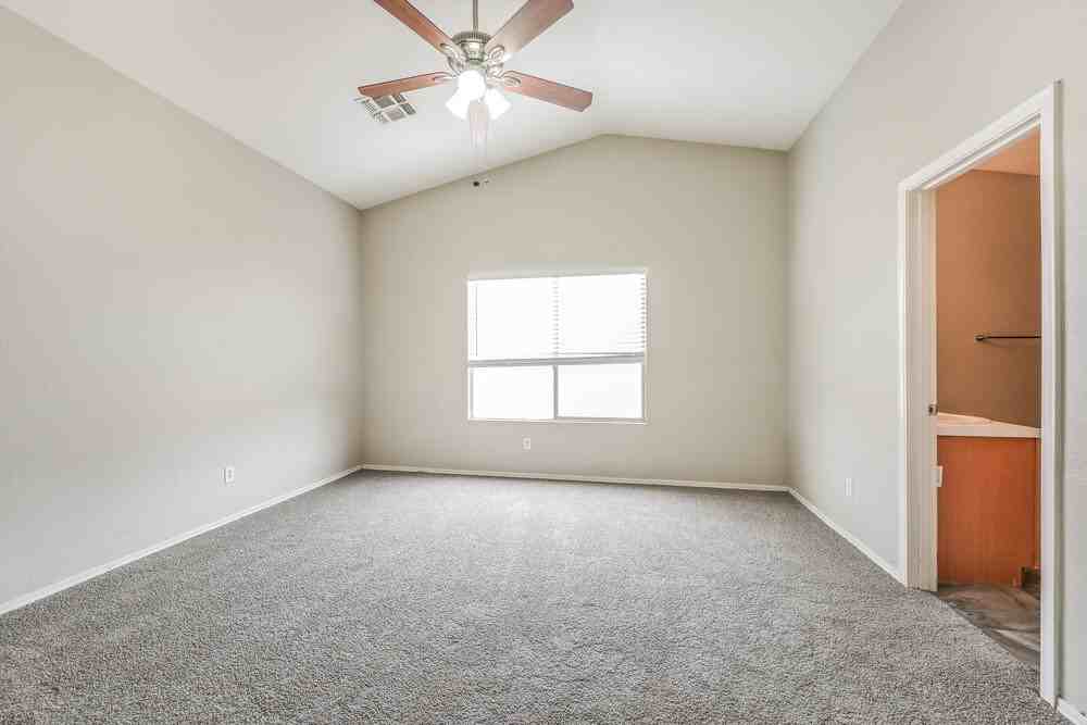 11338 W Crestbrook Dr - Photo 7 of 16