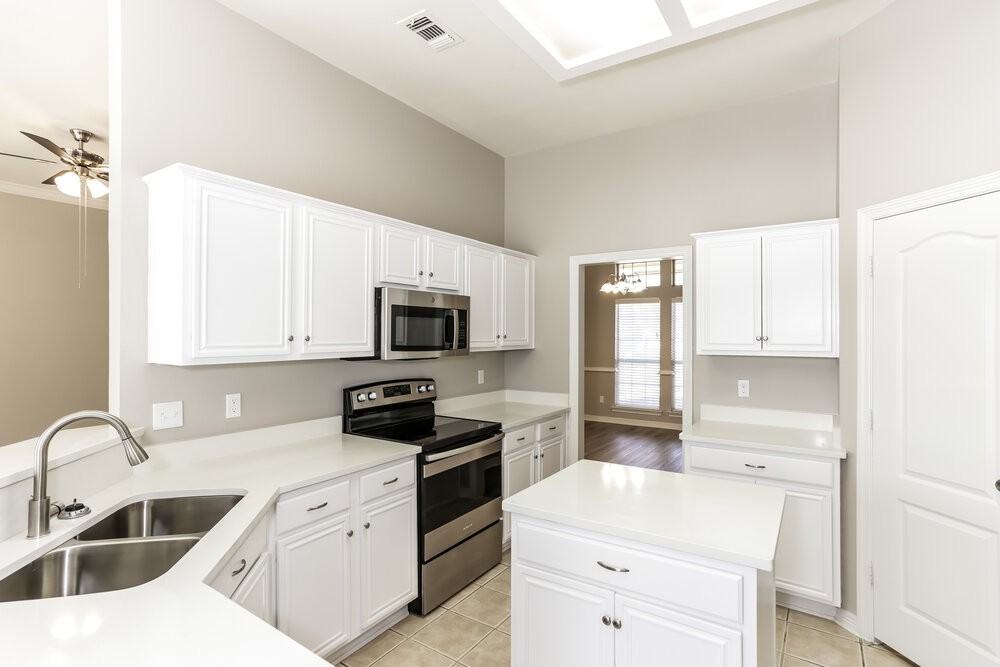 1002 N Carolina Ave - Photo 7 of 16