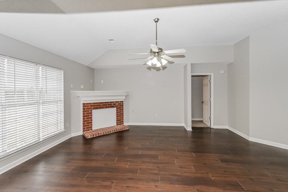 2523 Russum Dr - Photo 4 of 17