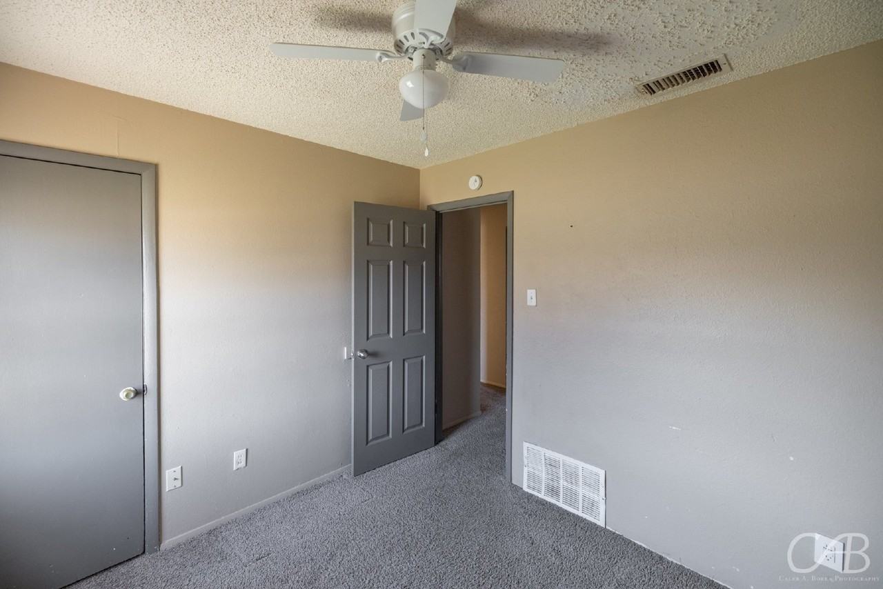 3218 Post Oak Rd - Photo 5 of 31