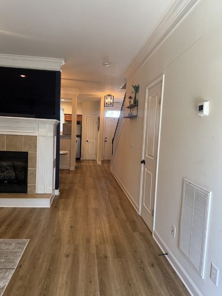 823 S Douglas Ave - Photo 7 of 40