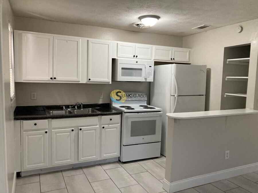 1616 E 19th St - Photo 3 of 12