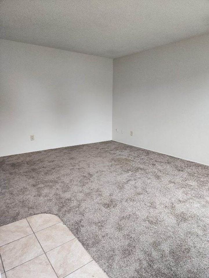 104 Garnsey Ave - Photo 3 of 13