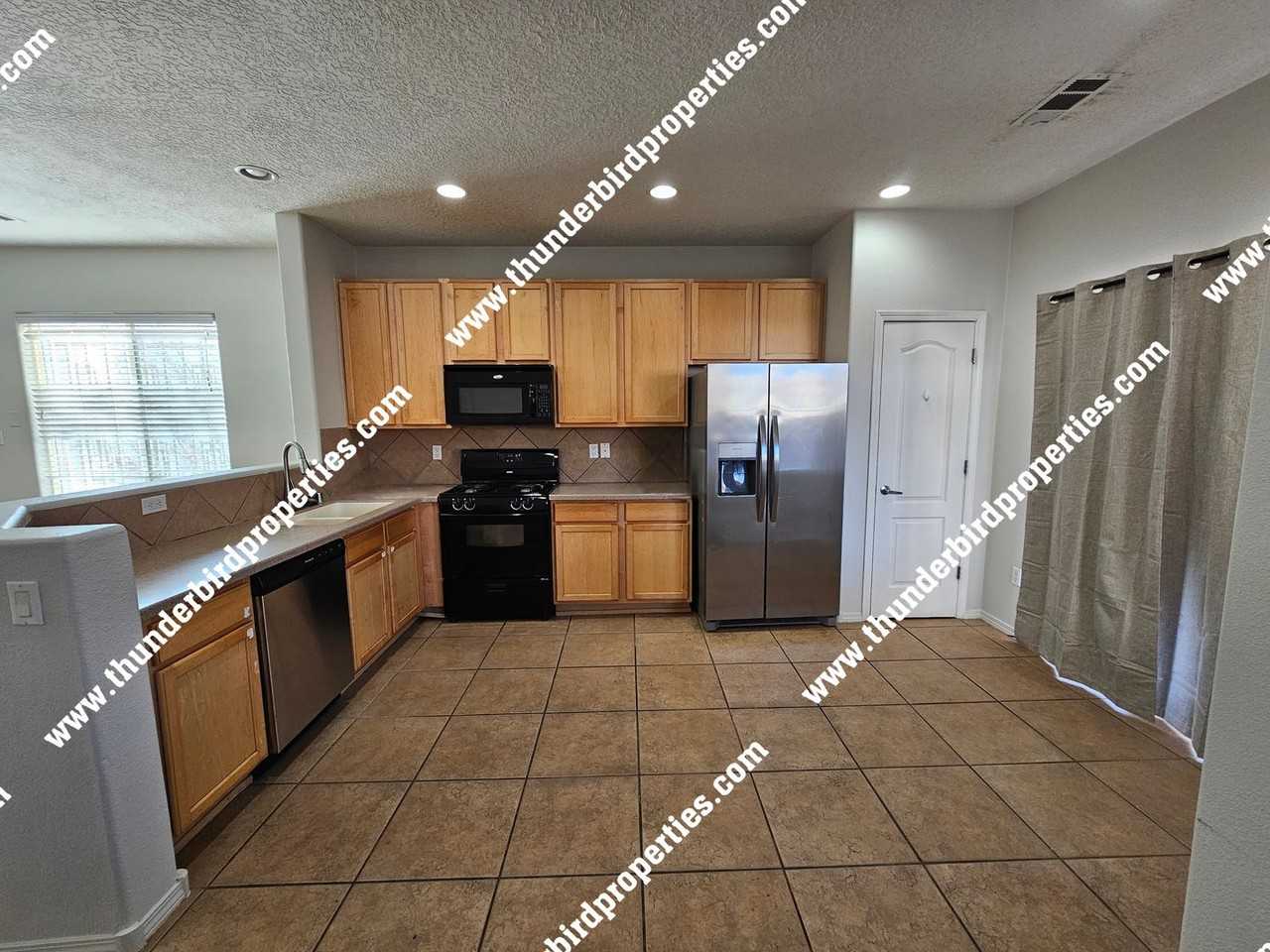 2202 Margarita Dr Se - Photo 2 of 20