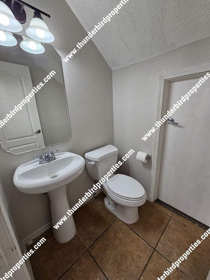 2202 Margarita Dr Se - Photo 5 of 20