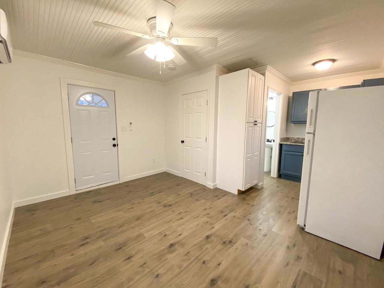 1279 1279 Carr Avenue Backhouse - Photo 2 of 8