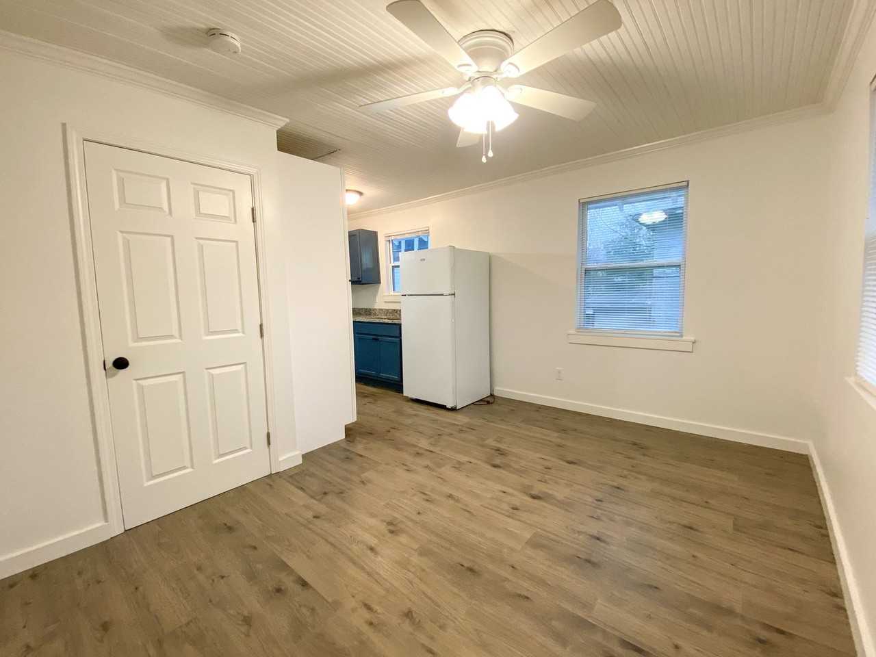 1279 1279 Carr Avenue Backhouse - Photo 3 of 8