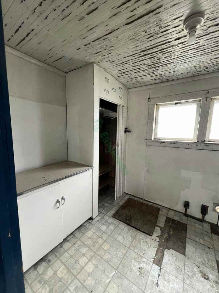 303 Walker Street - Photo 5 of 20