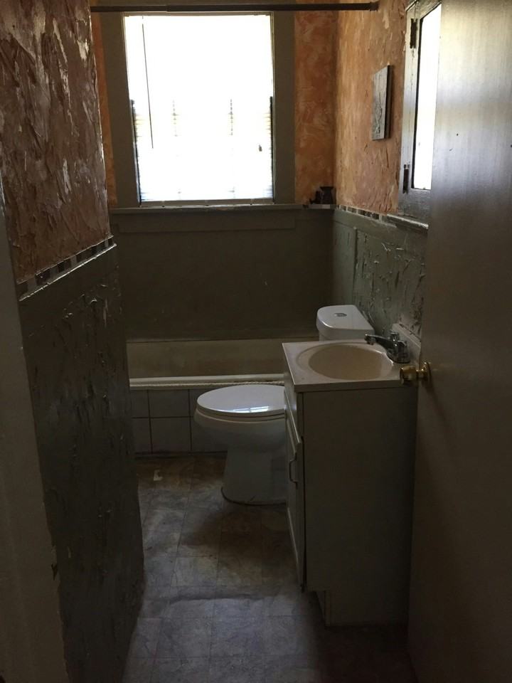 1066 Greenlaw Avenue, Unit 1 - Photo 3 of 8