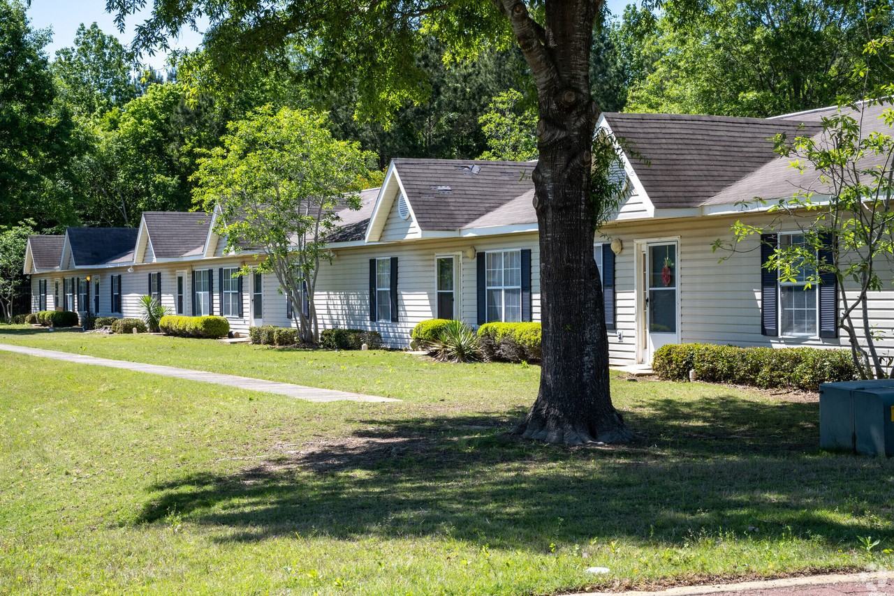 White Oak Estates Apartments - Photo 5 of 12