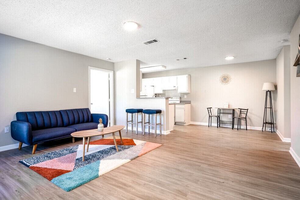 White Oak Estates Apartments - Photo 6 of 12