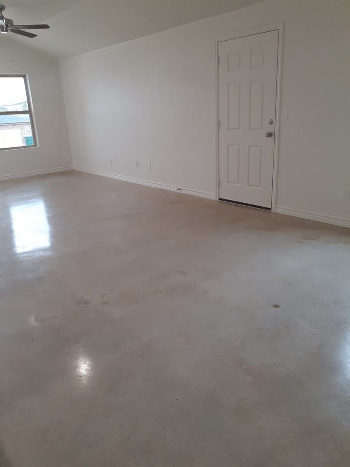 1812 Ponca Trce - Photo 3 of 7