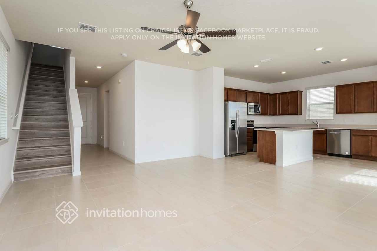 2622 Autumn Peace Dr - Photo 6 of 26