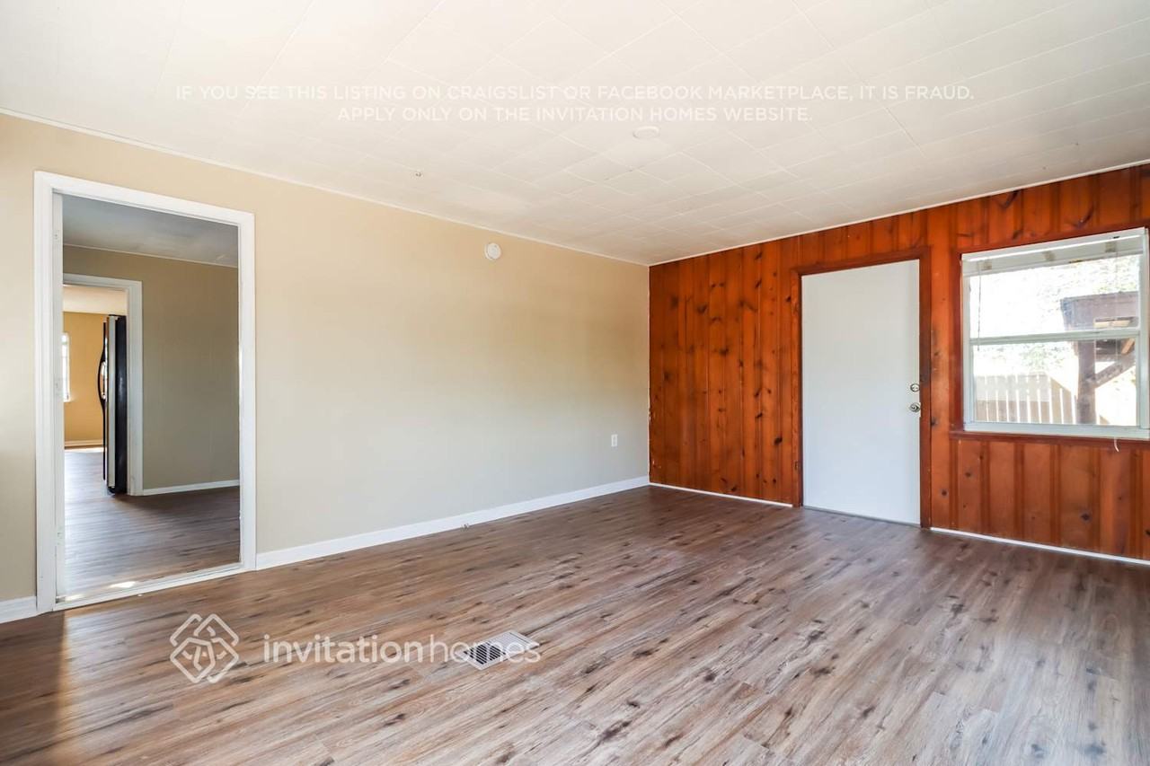 5213 45th Ave N - Photo 5 of 17