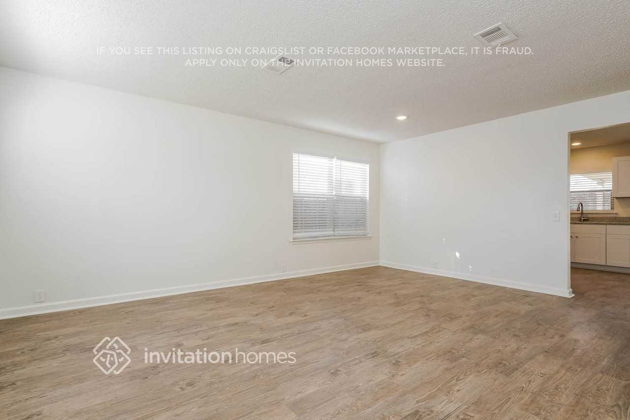 115 Amber Ridge Dr - Photo 7 of 18