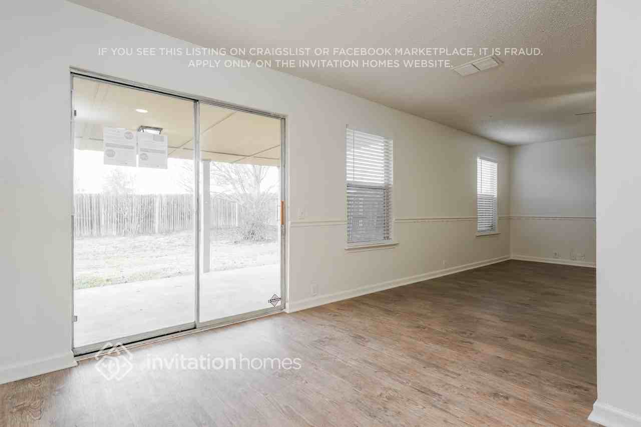 115 Amber Ridge Dr - Photo 6 of 18