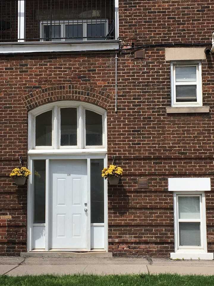 120 Sherman Ave S - Photo 2 of 9