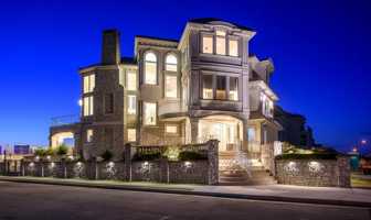 featured image of 32 Ocean Dr W Dr