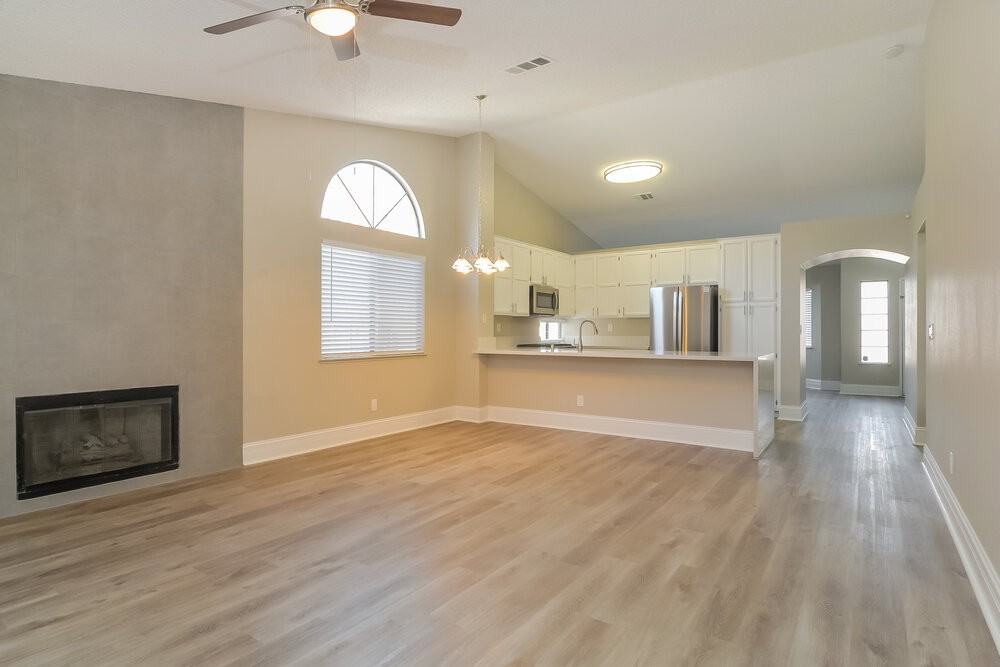 8 Megan Dr - Photo 6 of 16