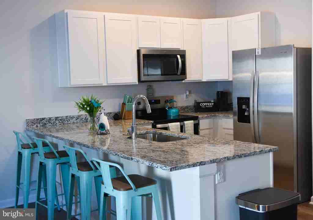 178 Caterpillar Dr - Photo 3 of 23