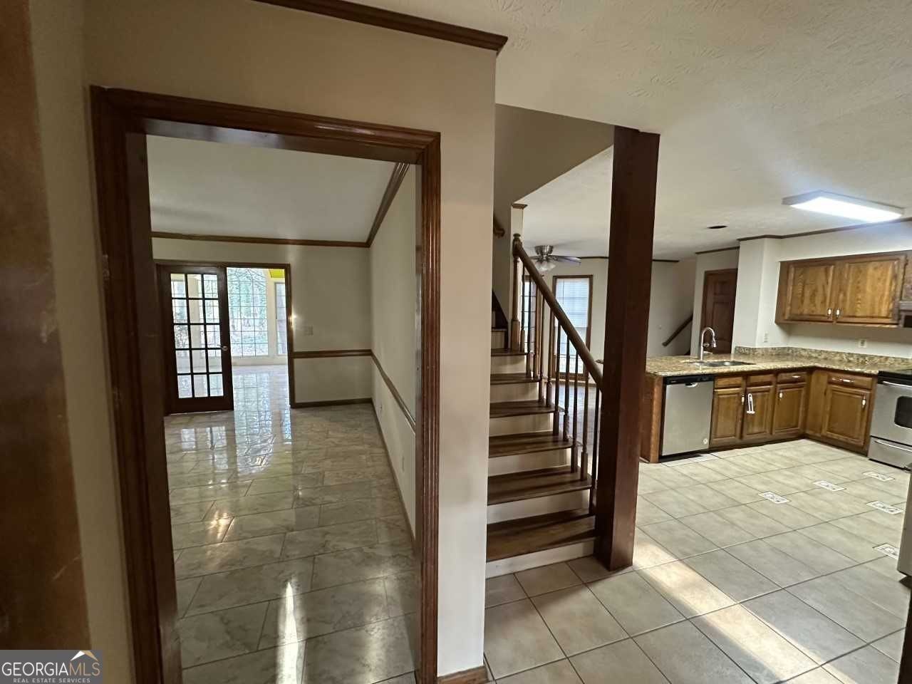 2490 Fairview Ln - Photo 4 of 21