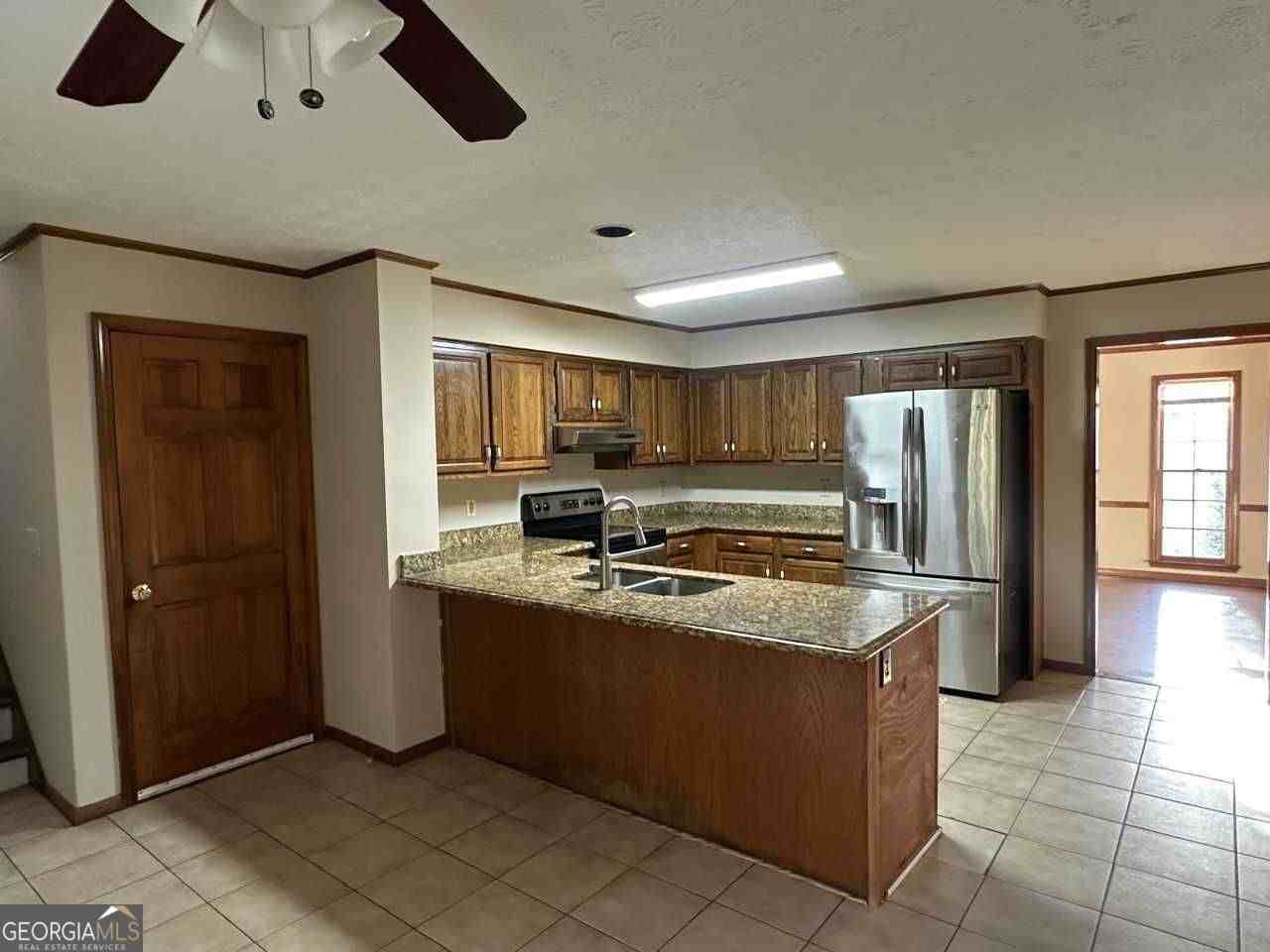 2490 Fairview Ln - Photo 5 of 21