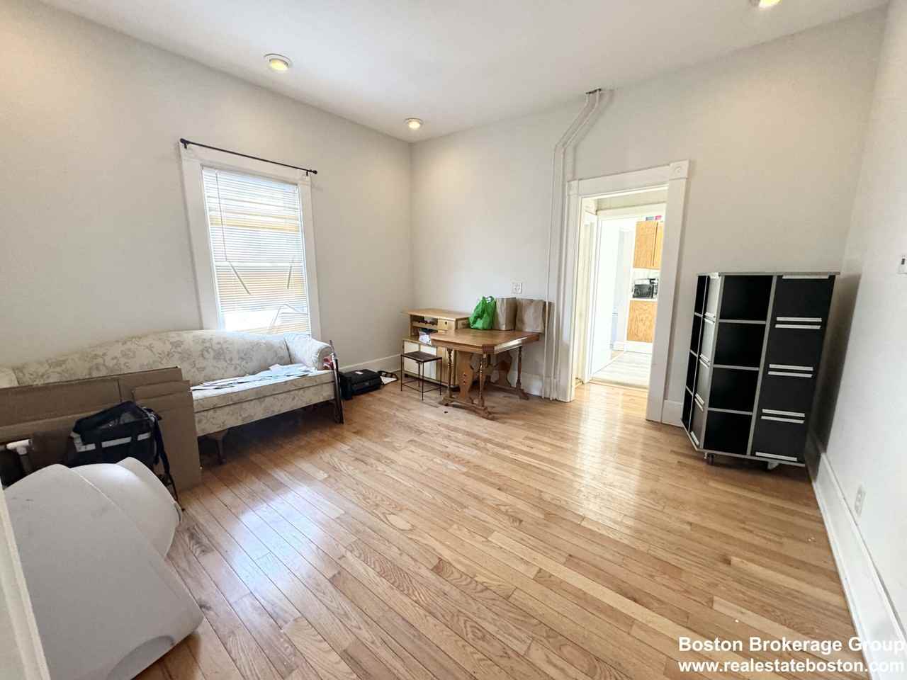 28 Sumner St - Photo 2 of 8