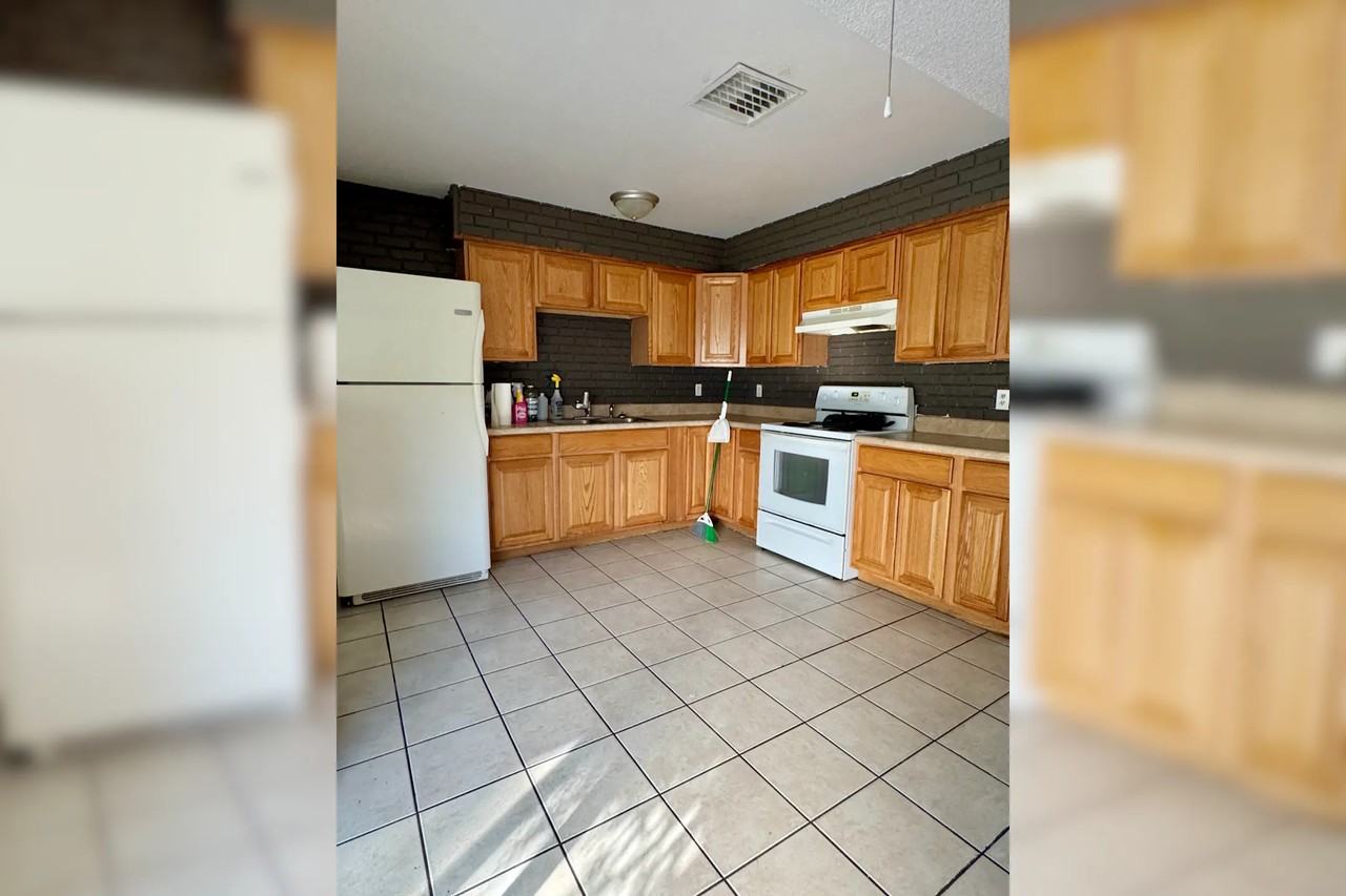 2051 Almond St - Photo 2 of 9