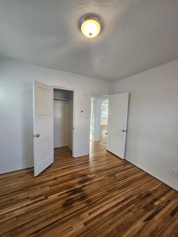 1216 Columbia Dr Ne - Photo 5 of 17