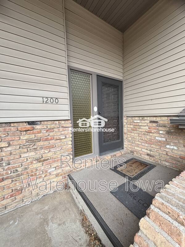 1200 31st St - Photo 2 of 23