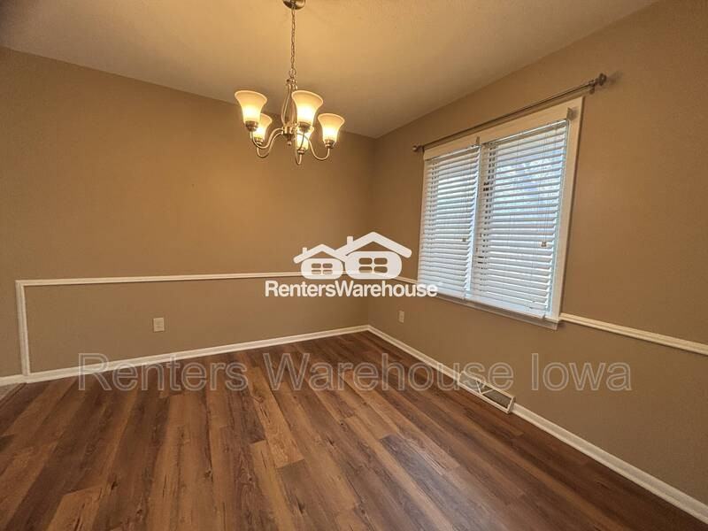 1200 31st St - Photo 5 of 23