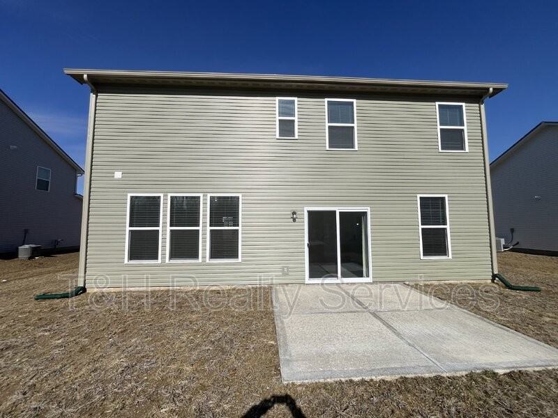 4801 E Summerfield Dr - Photo 4 of 50