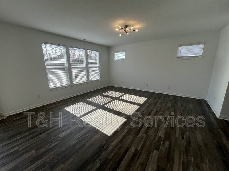 4801 E Summerfield Dr - Photo 6 of 50