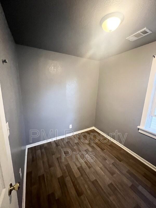 1235A N 26th St - Photo 5 of 6