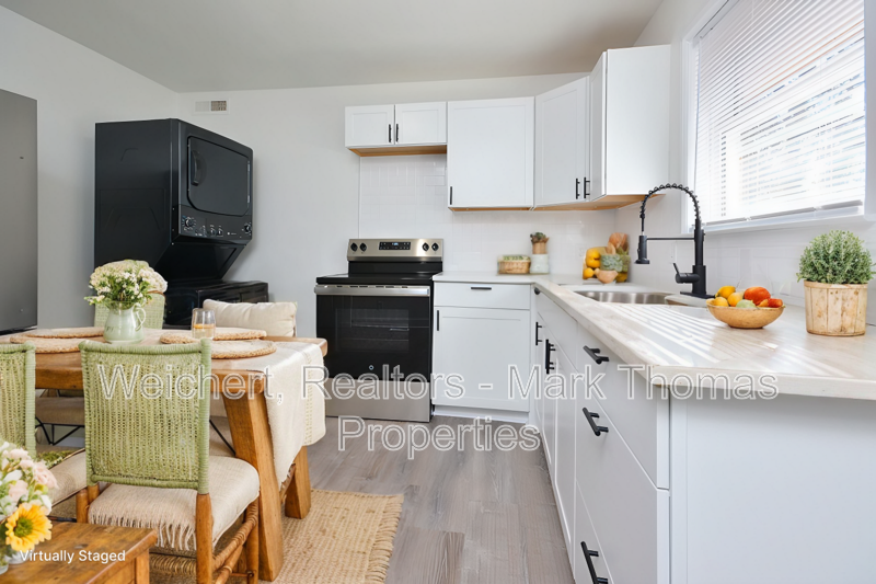 1520 N Roxboro St - Photo 3 of 8