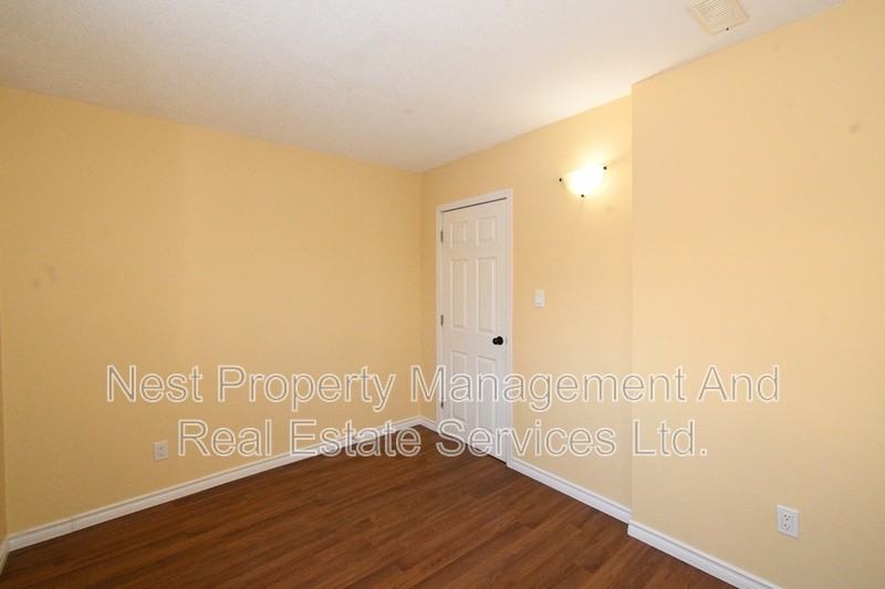 2424B Oak St #1 - Photo 2 of 12