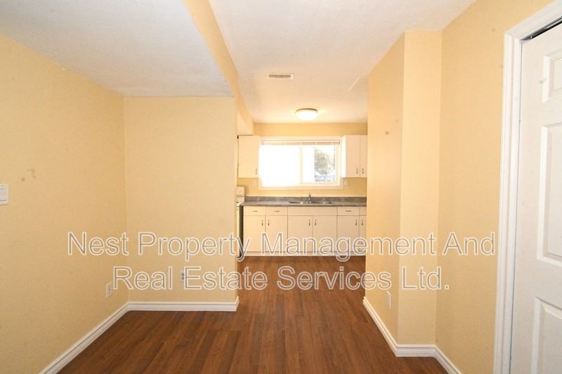 2424B Oak St #1 - Photo 4 of 12