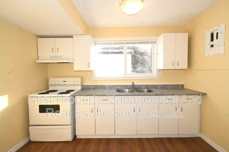 2424B Oak St #1 - Photo 6 of 12