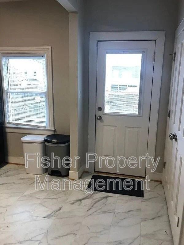 605 N 30th St - Photo 6 of 9