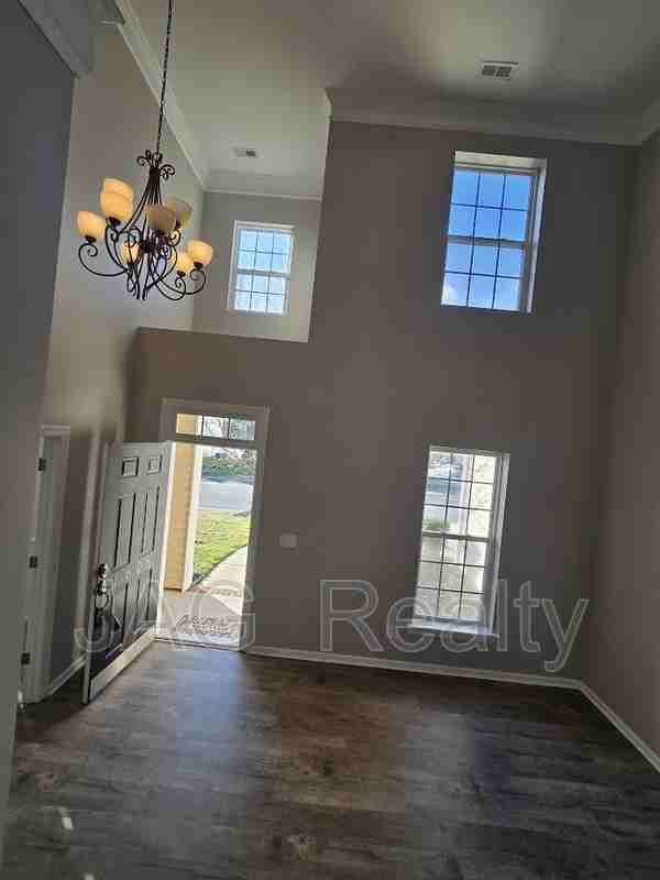 1608 Dartmoor Ave Nw - Photo 3 of 29