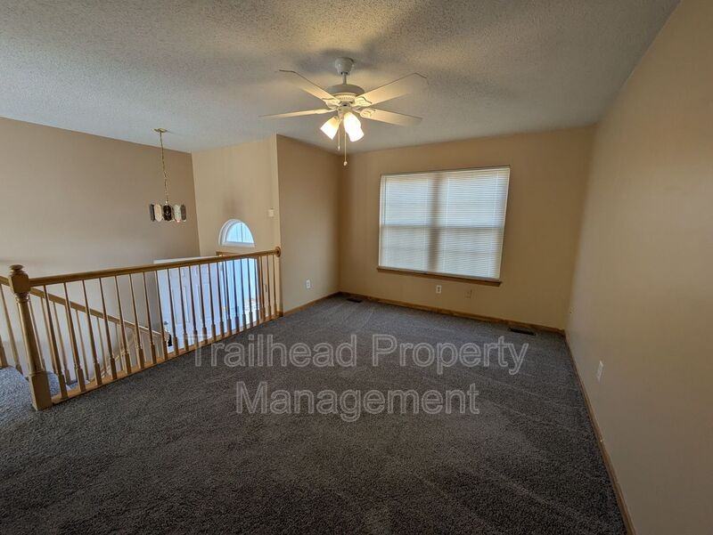 8416 Pershing Rd - Photo 3 of 19