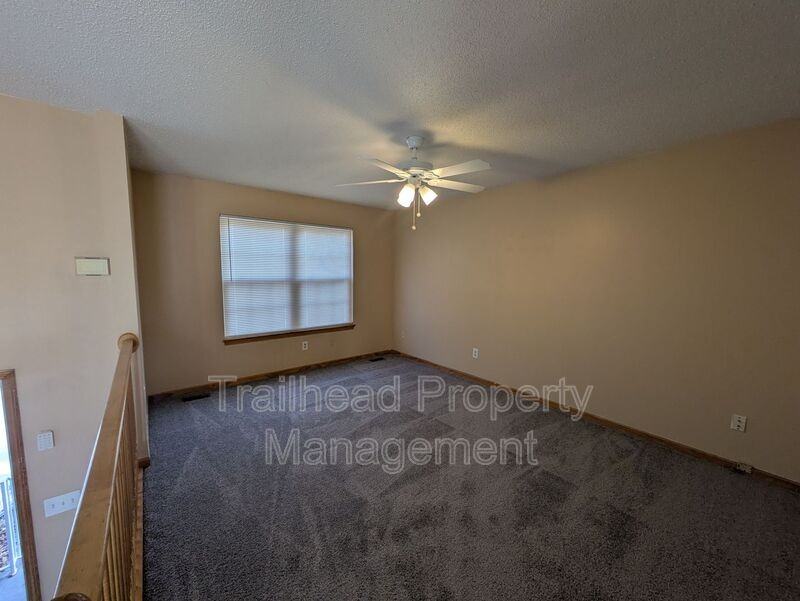 8416 Pershing Rd - Photo 4 of 19