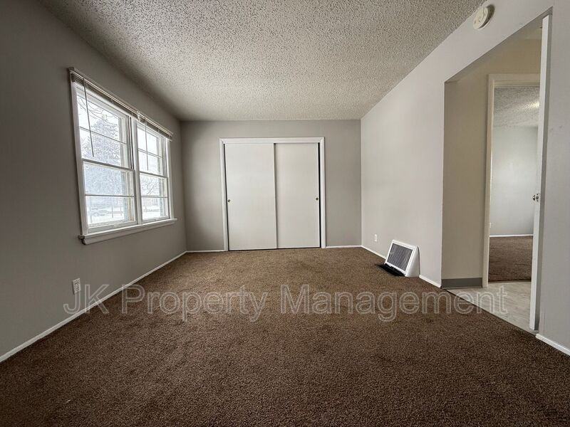 417 14th St N - Photo 5 of 14