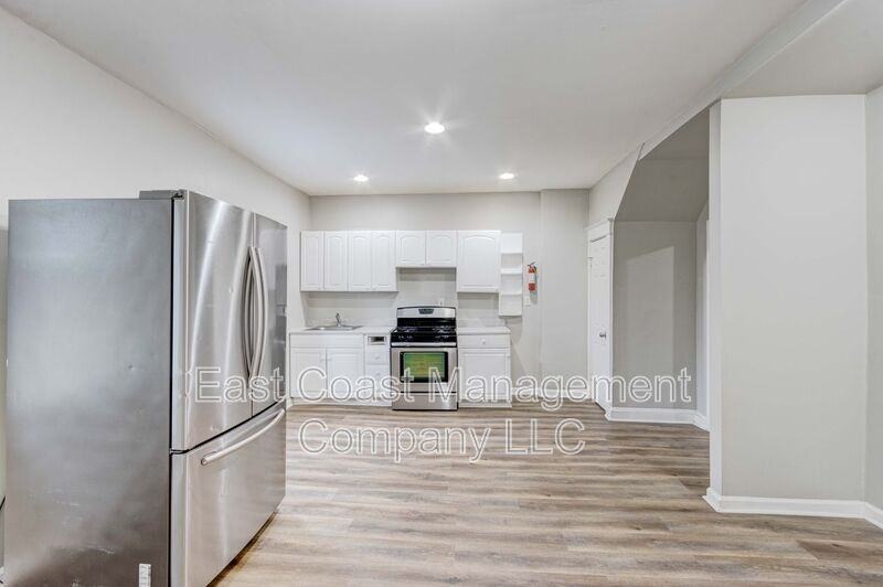 2854 Oakley Ave - Photo 3 of 30