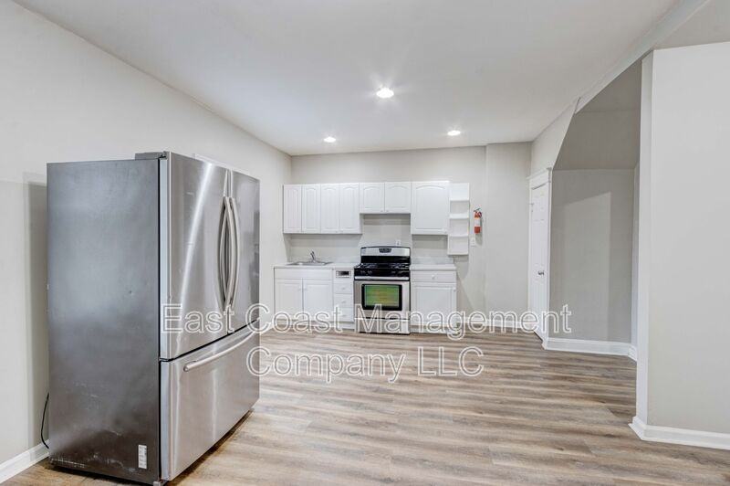 2854 Oakley Ave - Photo 6 of 30