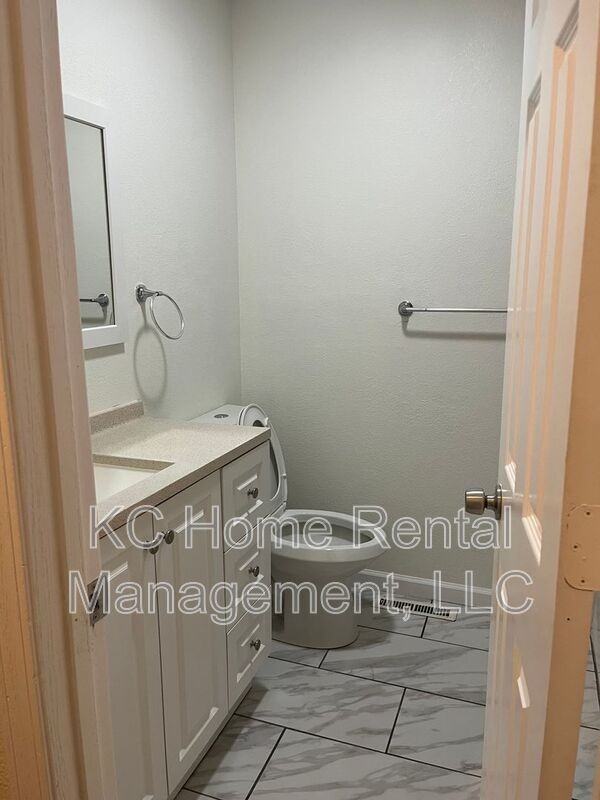 1704 Ne Balboa St - Photo 3 of 17