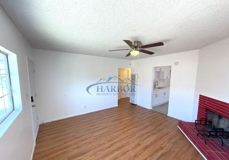 4315 1/2 W 154th St - Photo 3 of 11