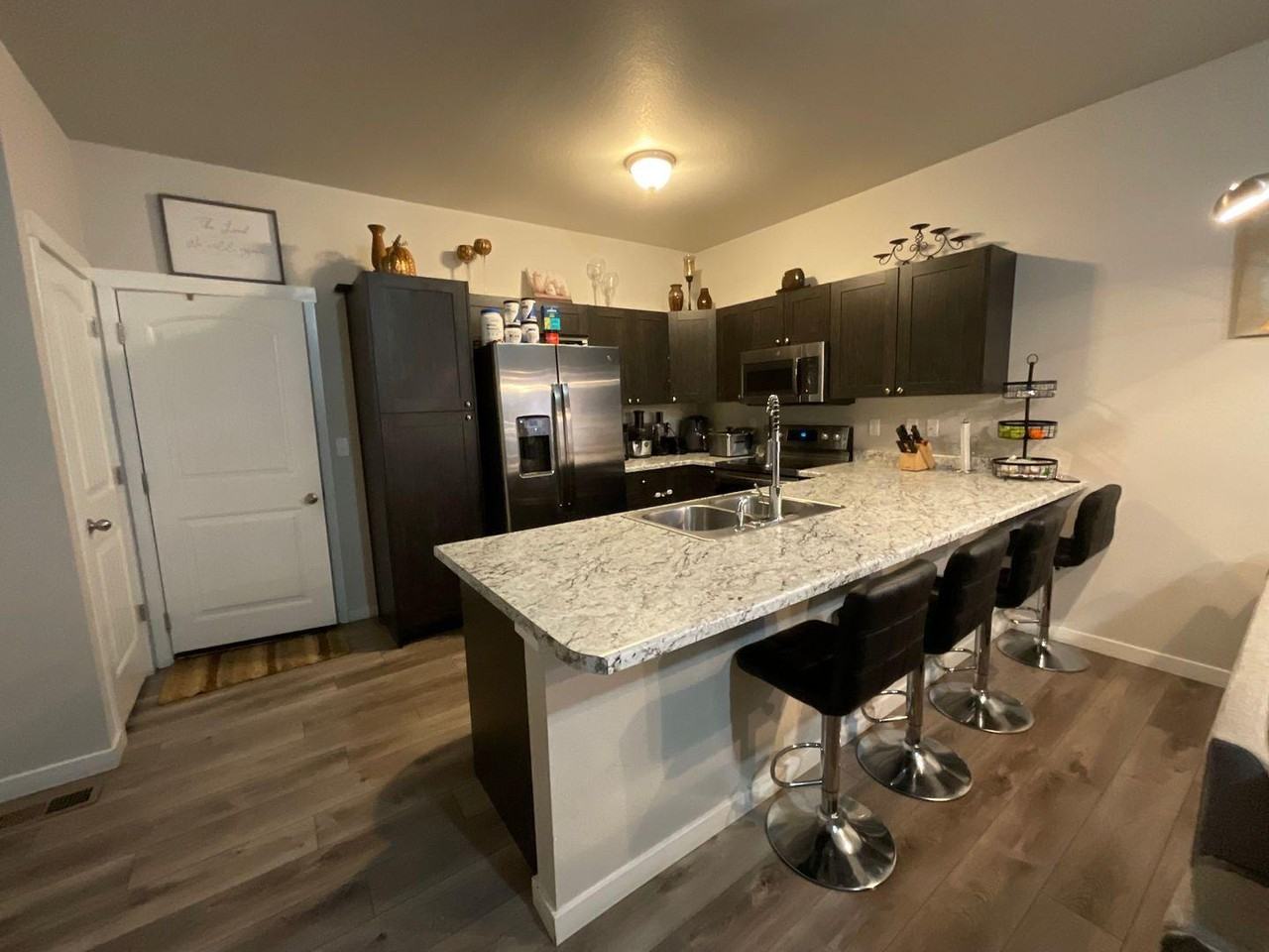 4646 Wharf Pt - Photo 4 of 15